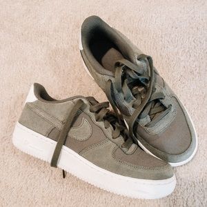 green air force 1’s